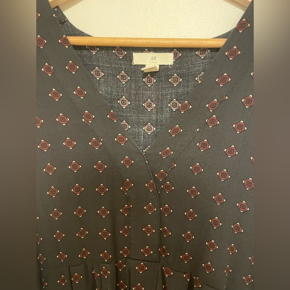 H&M size 8 v-neck dress - Picture 5 of 6